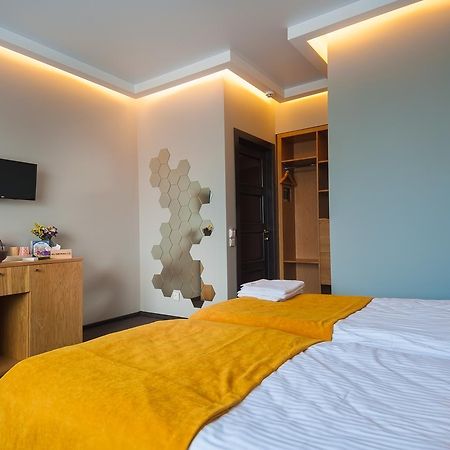 Beehive Hotel Odesa Exterior photo