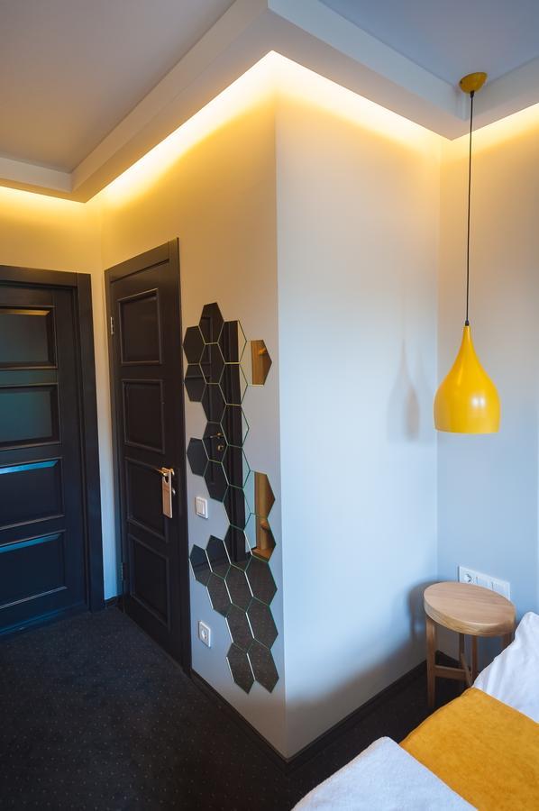 Beehive Hotel Odesa Exterior photo