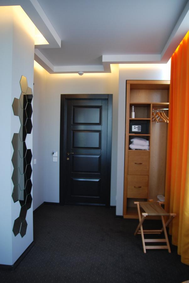 Beehive Hotel Odesa Exterior photo