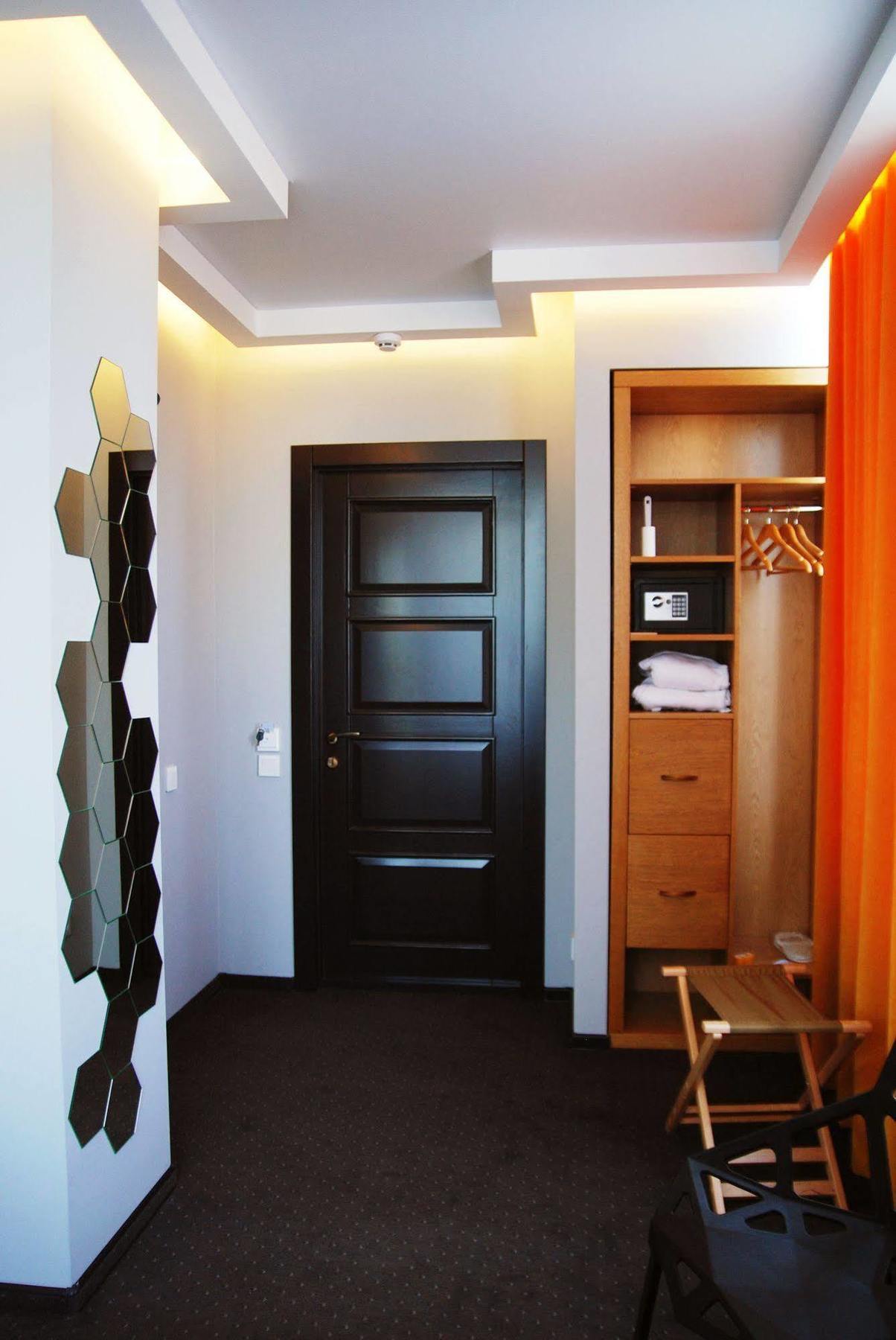 Beehive Hotel Odesa Exterior photo