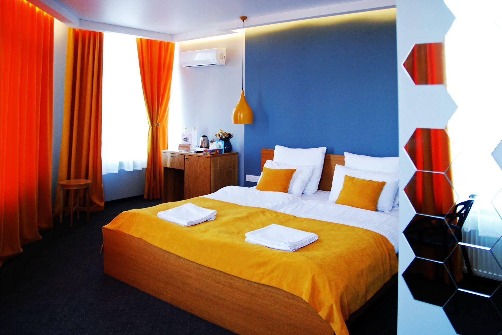 Beehive Hotel Odesa Exterior photo